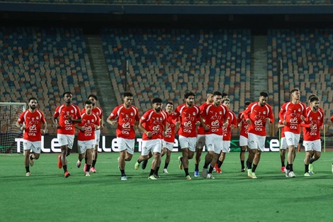 أبو ريدة يحضر مران المنتخب الختامي قبل مواجهة روسيا