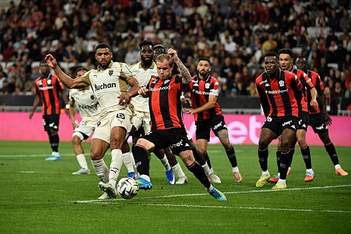 في غياب عبد المنعم.. نيس يتعادل مع لانس في الدوري الفرنسي
