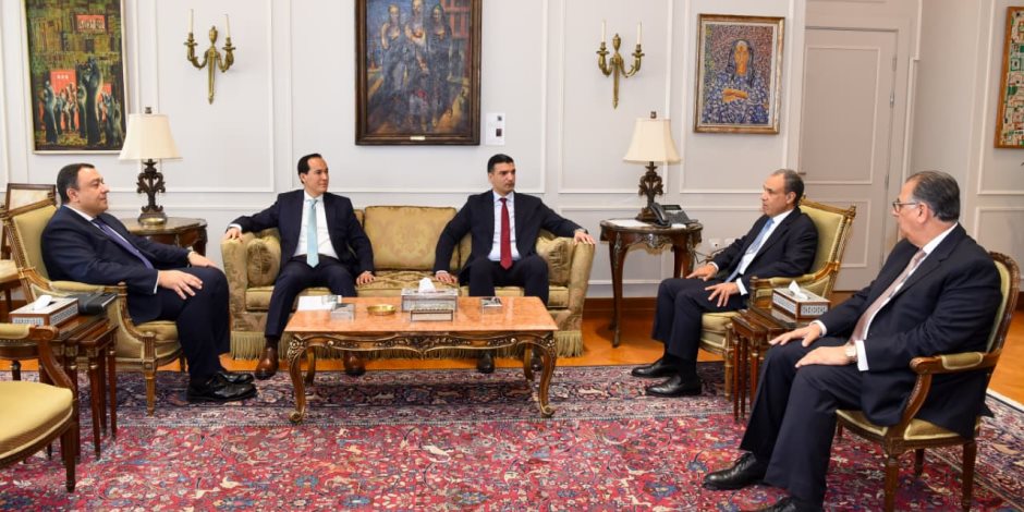 وزير الخارجية يلتقي وزير الصناعة ورئيس الهيئة العامة للاستثمار لبحث سبل تعزيز التعاون المشترك - صوت الأمة