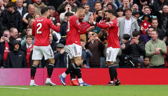 عاد لدوري الأبطال.. مانشستر يونايتد &laquo;كاريك&raquo; الأفضل في البريميرليغ
