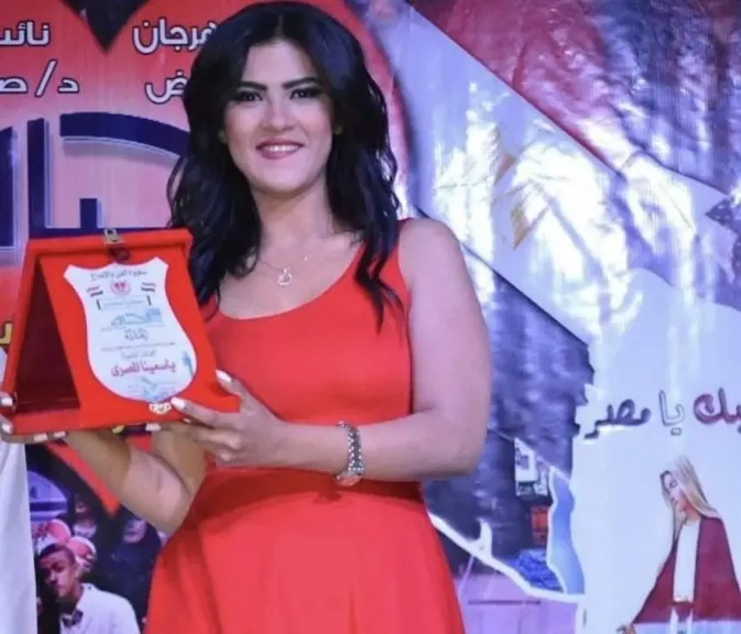 بعد قرار القبض عليها في مصر.. من هي الفنانة المصرية ياسمينا المصري وأبرز محطات مشوارها الفني؟