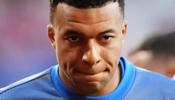 مشادة مع مدرب وبيان.. مبابي يشعل غضب ريال مدريد