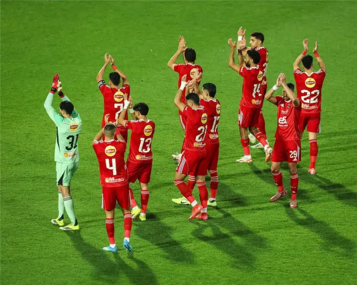 الأحمر يرفض الاستسلام.. شاهد ملخص و نتيجة مباراة الأهلي ضد إنبي في الدوري المصري
