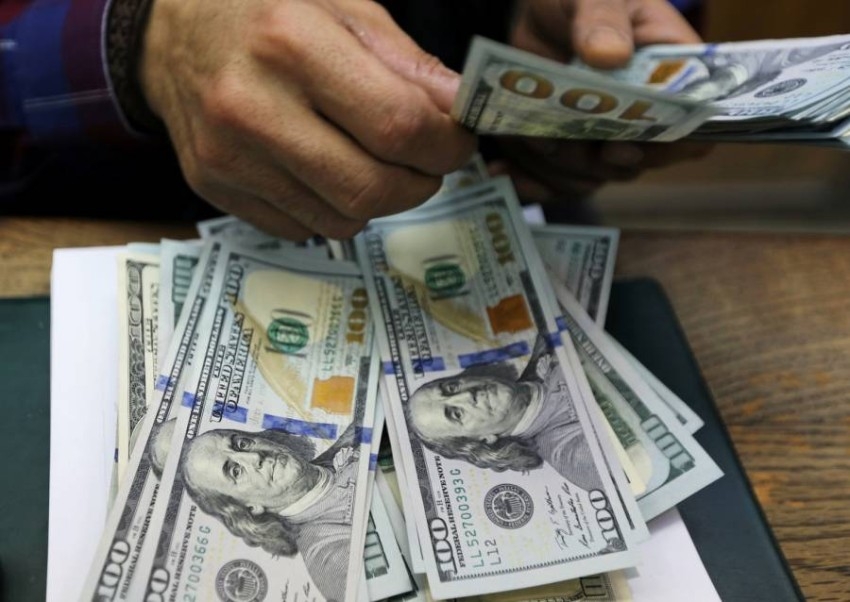الدولار يتراجع إلى أقل من 53 جنيهًا في منتصف تعاملات البنوك | أموال الغد