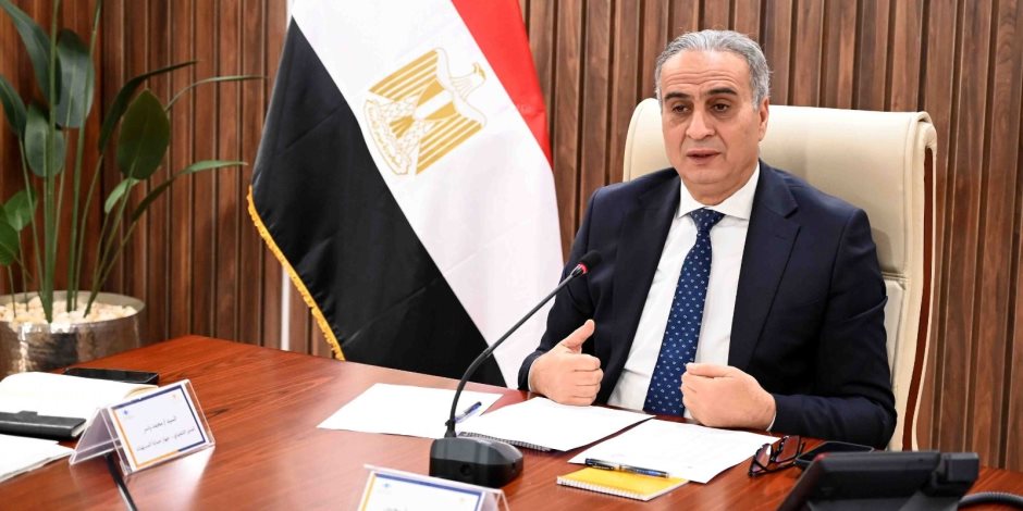 ضبط مخزنين فى البدرشين لإعادة تدوير زيوت السيارات والتحفظ على 13 طن - صوت الأمة