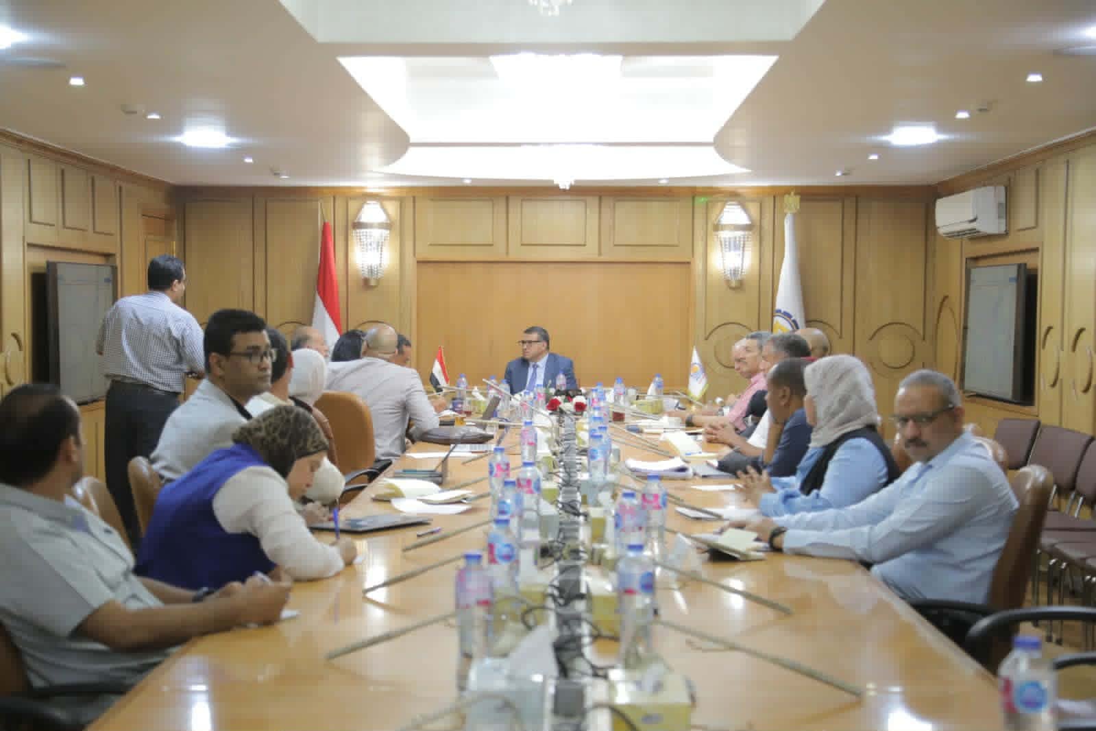 محافظ قنا: مشروع حينا مبارة رائدة لتطوير منظومة التخطيط العمراني