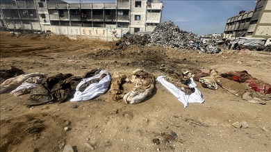 جيش الاحتلال يُجبر عائلة فلسطينية على نبش قبر نجلها ونقل جثمانه