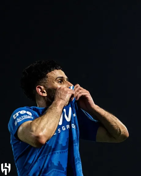 شاهد ملخص الشوط الأول من مباراة الهلال والخلود في نهائي كأس الملك.. الأهداف والنتيجة
