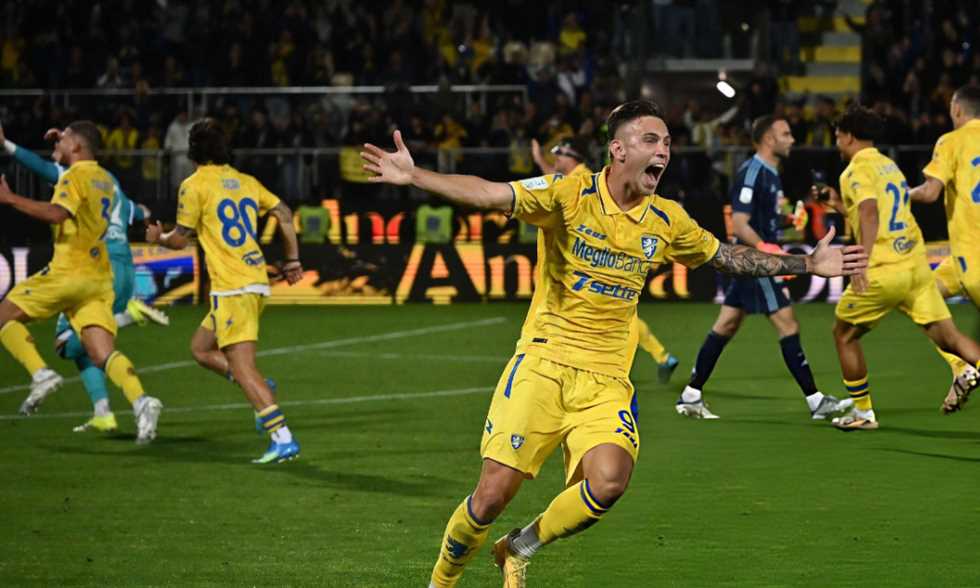 بعد غياب موسمين.. فروزينوني يعود للدوري الإيطالي