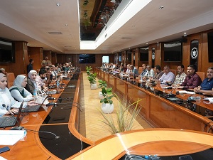 محافظ أسيوط يتابع معدلات تنفيذ مشروعات حياة كريمة ويشدد على سرعة الإنجاز وتذليل المعوقات