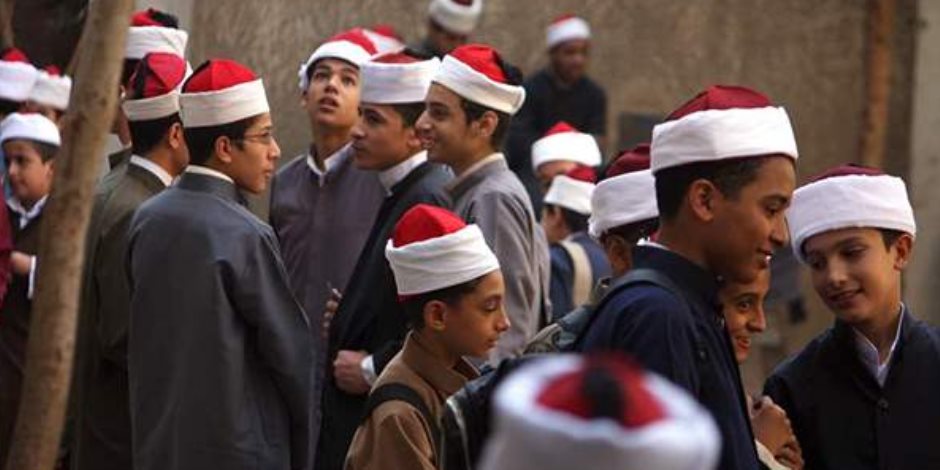 انطلاق امتحان الفيزياء لطلاب القسم العلمي بالشهادة الثانوية الأزهرية - صوت الأمة