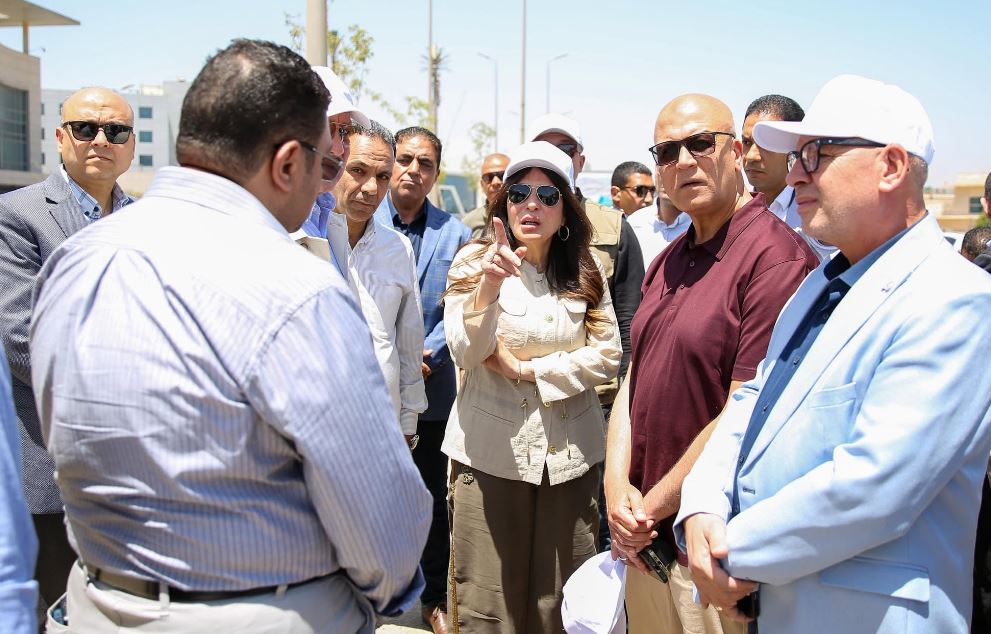 وزيرة الإسكان توجه بإعداد دراسة مرورية لتعزيز السيولة بمنطقة بنوك القاهرة الجديدة