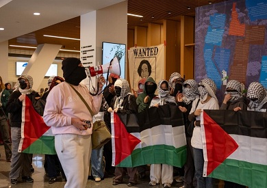 نشطاء ينظمون أسطول قوارب احتجاجي في بحيرة جنيف دعما لفلسطين قبيل قمة مجموعة السبع