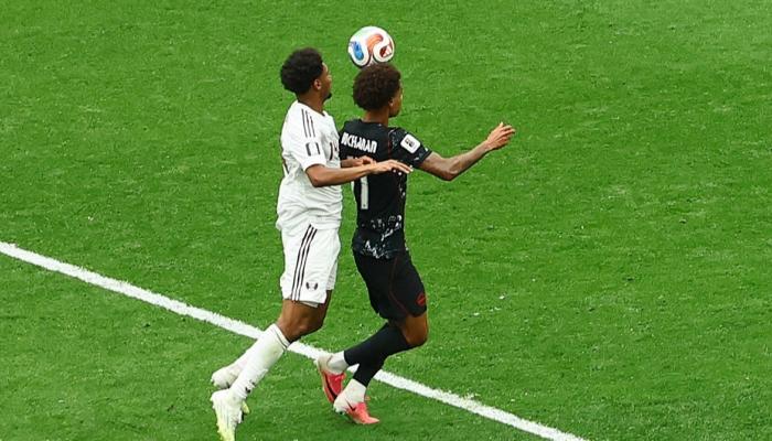 خبير تحكيمي لـ&laquo;العين الرياضية&raquo;: الحكم أسهم في انهيار منتخب قطر
