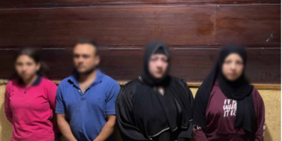 كشف ملابسات قيام أحد الأشخاص بخلع ملابسه العلوية والتعدى على سيدة بالضرب أمام إحدى المدارس بالجيزة - صوت الأمة