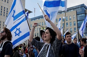 احتجاجات واسعة في إسرائيل تطالب برحيل نتنياهو وتنتقد سياساته