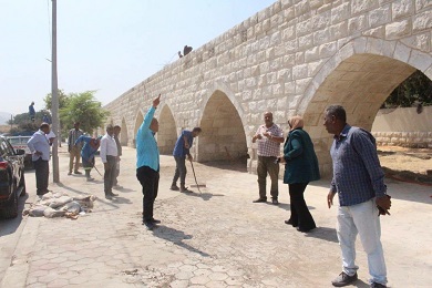 بالصور.. رفع مستوى النظافة بمحيط سور مجري العيون جنوب القاهرة