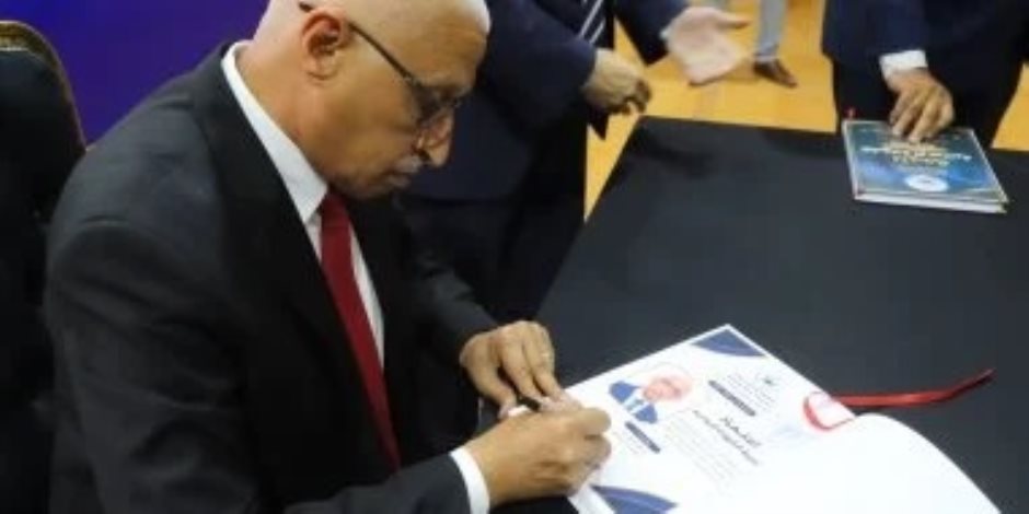 محافظ شمال سيناء يعتمد نتيجة الشهادة الإعدادية بنسبة نجاح 86،5٪؜ - صوت الأمة