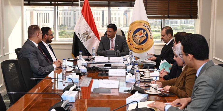 خالد هاشم: الصناعات الكيماوية ضمن أساسيات استراتيجية 2030 - صوت الأمة