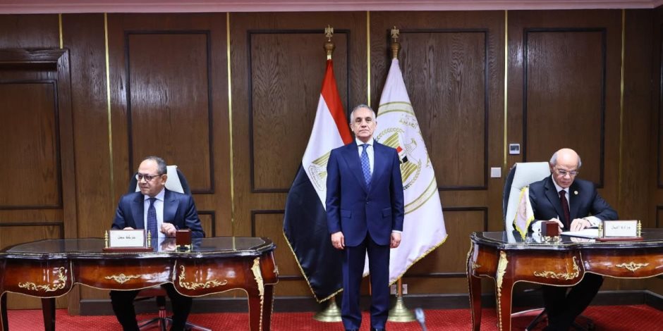 وزارة العدل توقع ثلاثة بروتوكولات للتوسع فى التحصيل الإلكتروني وتُتيح مليون منفذ لتيسير سداد الرسوم والنفقات - صوت الأمة