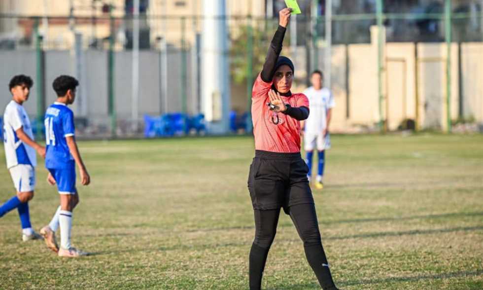 حكايات في الجول - عزة وحيد.. لاعبة سابقة وحكم ساحة وأخصائية تأهيل وإصابات