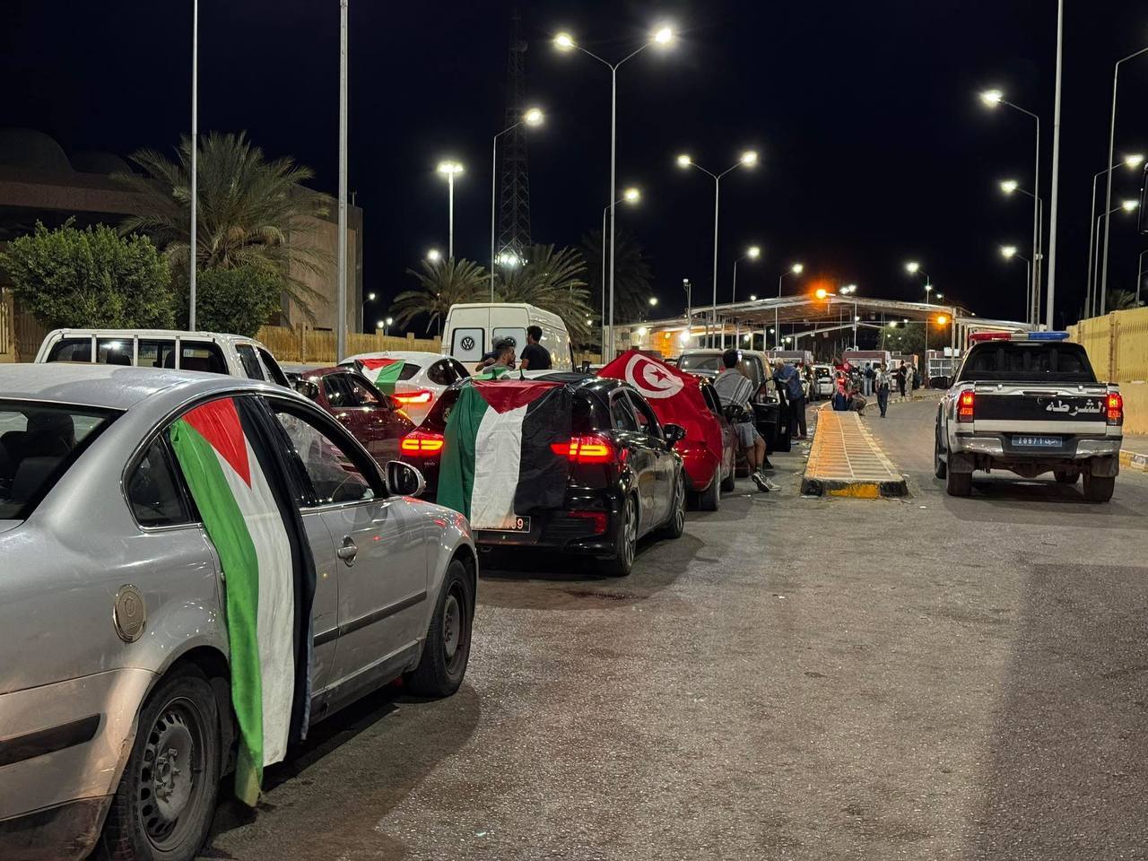 سلطات شرق ليبيا: البدء بإبعاد قافلة الصمود إلى خارج البلاد