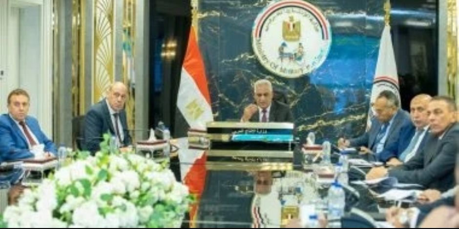 وزير الإنتاج الحربى: لا تهاون مع أى تأخير فى تنفيذ مشروعات حياة كريمة - صوت الأمة