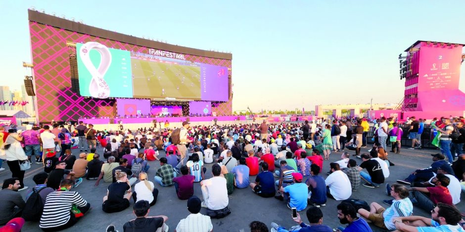 تفاصيل صنعتها الشركة المتحدة لتجربة جماهيرية تتجاوز مشاهدة المباريات فى منطقة Fan Zone - صوت الأمة