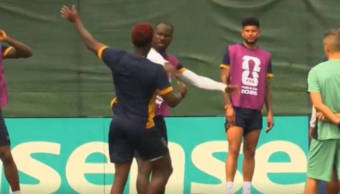 شجار بين لاعبي بنما قبل مواجهة إنجلترا (فيديو)