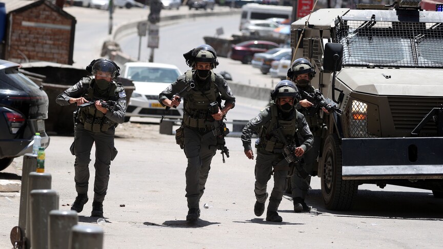 نابلس.. إصابة طفل فلسطيني باعتداء جيش الاحتلال الإسرائيلي عليه ضربا