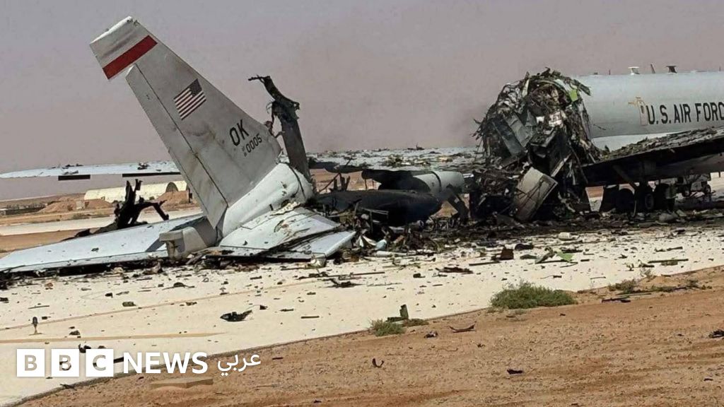 إيران: ماذا تكشف صور الأقمار الصناعية عن حجم الضربات للمواقع الأمريكية؟ - BBC News عربي
