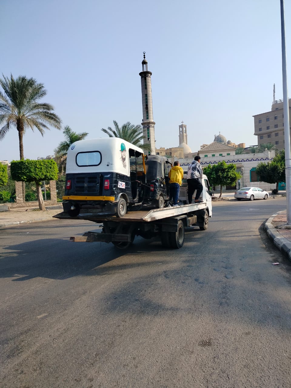 محافظ مطروح يحظر سير التوكتوك والتروسيكل بالكورنيش وشارع الإسكندرية حتى نهاية سبتمبر