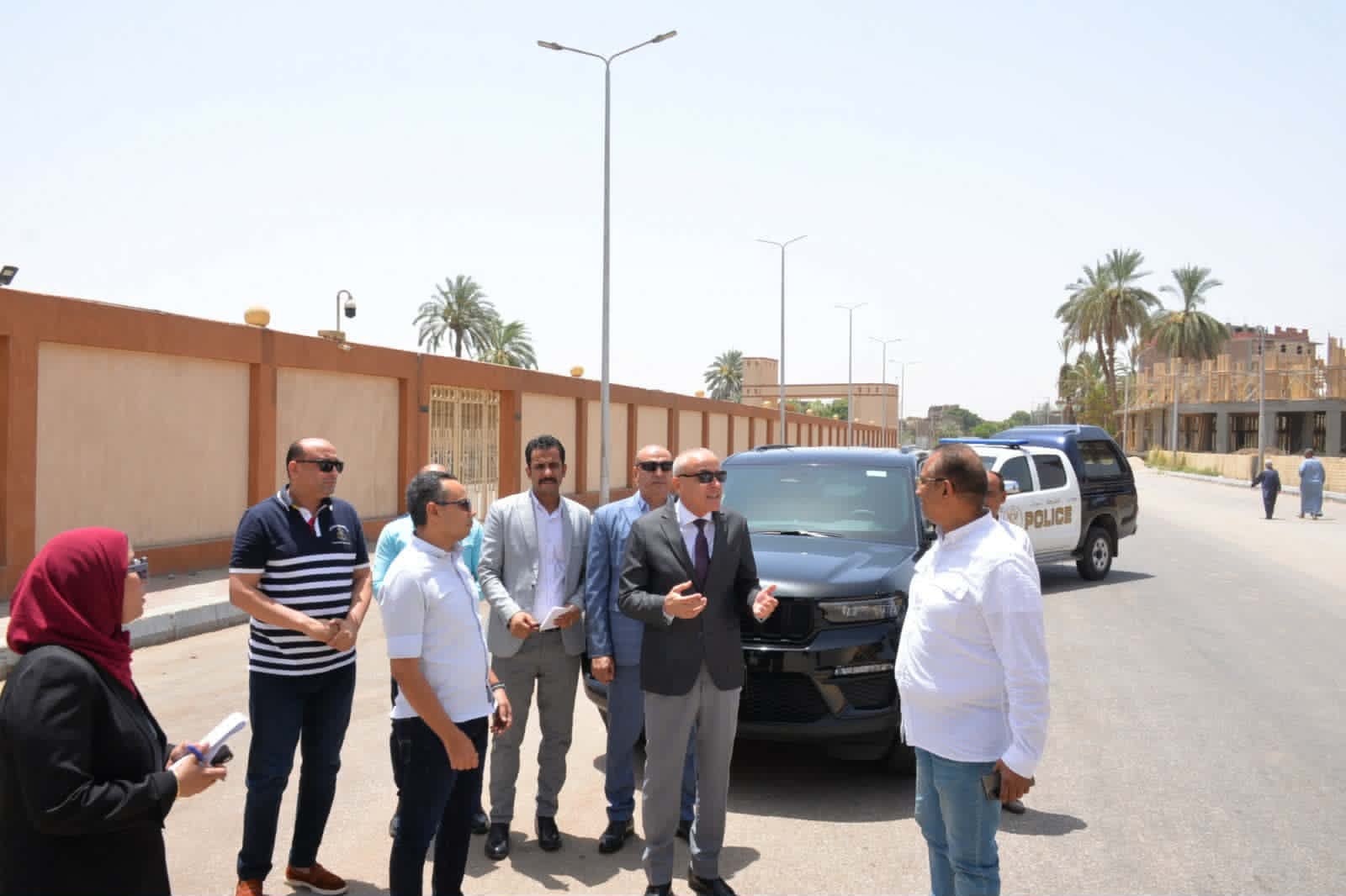 محافظ الأقصر يتابع الأسعار والخدمات في جولة شاملة بأحياء المدينة