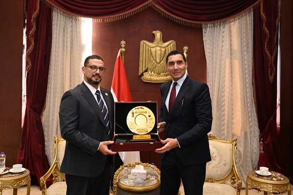 وزير الرياضة يلتقي نظيره الليبي لبحث سبل التعاون المشترك
