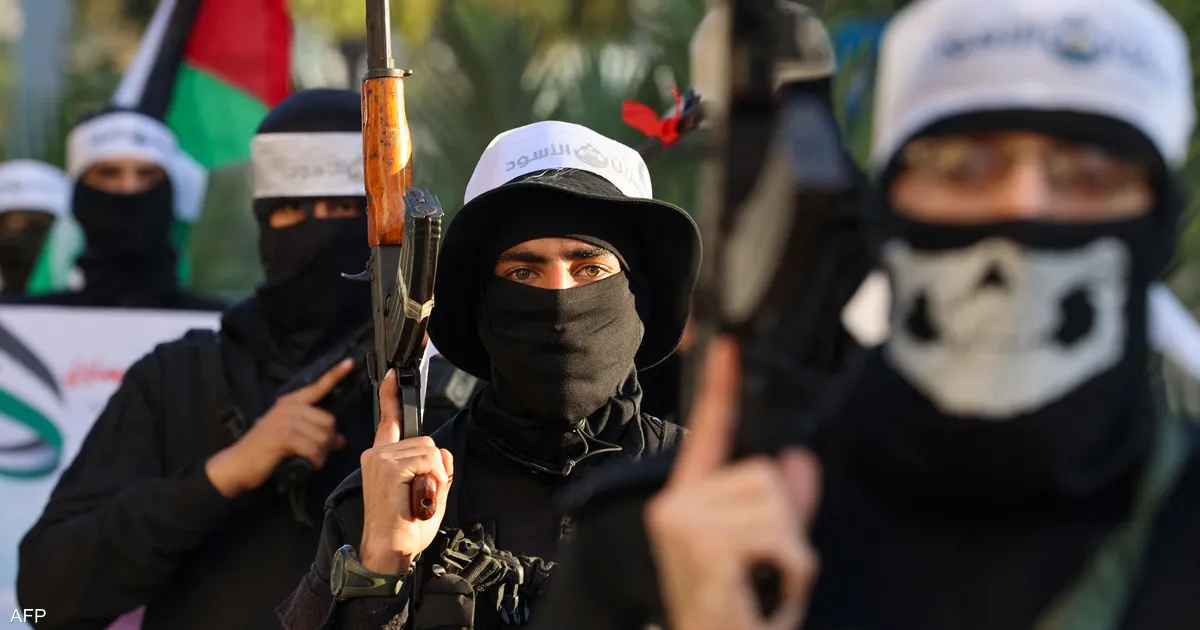 بعد تجاوز "عقدة السلاح".. الفصائل الفلسطينية تقترب من الحل