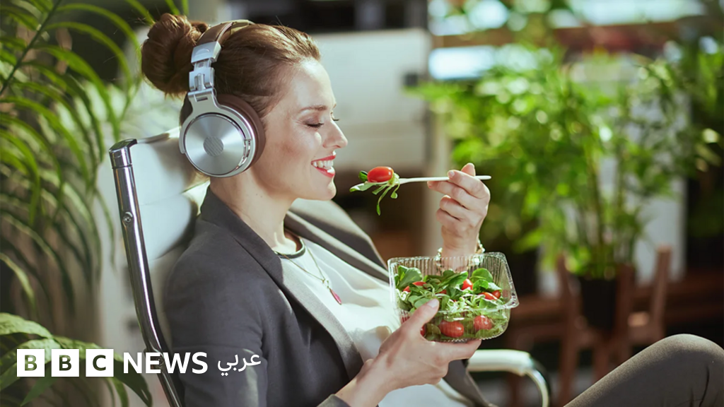 سبع حيل بسيطة تساعدك على تناول طعام صحي أكثر - BBC News عربي