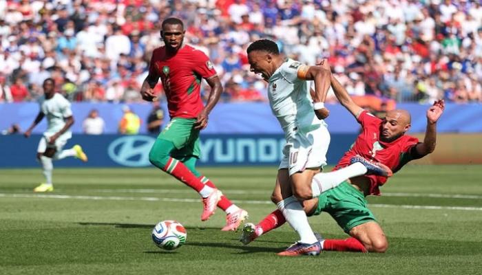 خبير تحكيمي يجيب.. هل تعرّض منتخب المغرب للظلم أمام فرنسا؟