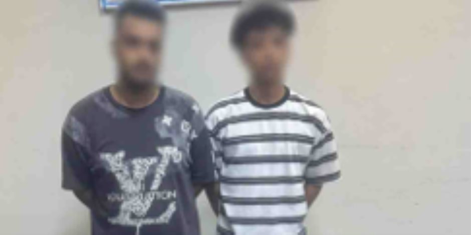 ضبط شخصين لقيامهما بالترويج لبيع الأسلحة البيضاء على مواقع التواصل الإجتماعى - صوت الأمة