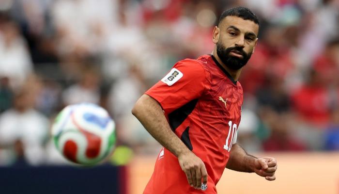 مطالبه تهدد حلمه.. الهلال والقادسية يترقبان موقف محمد صلاح