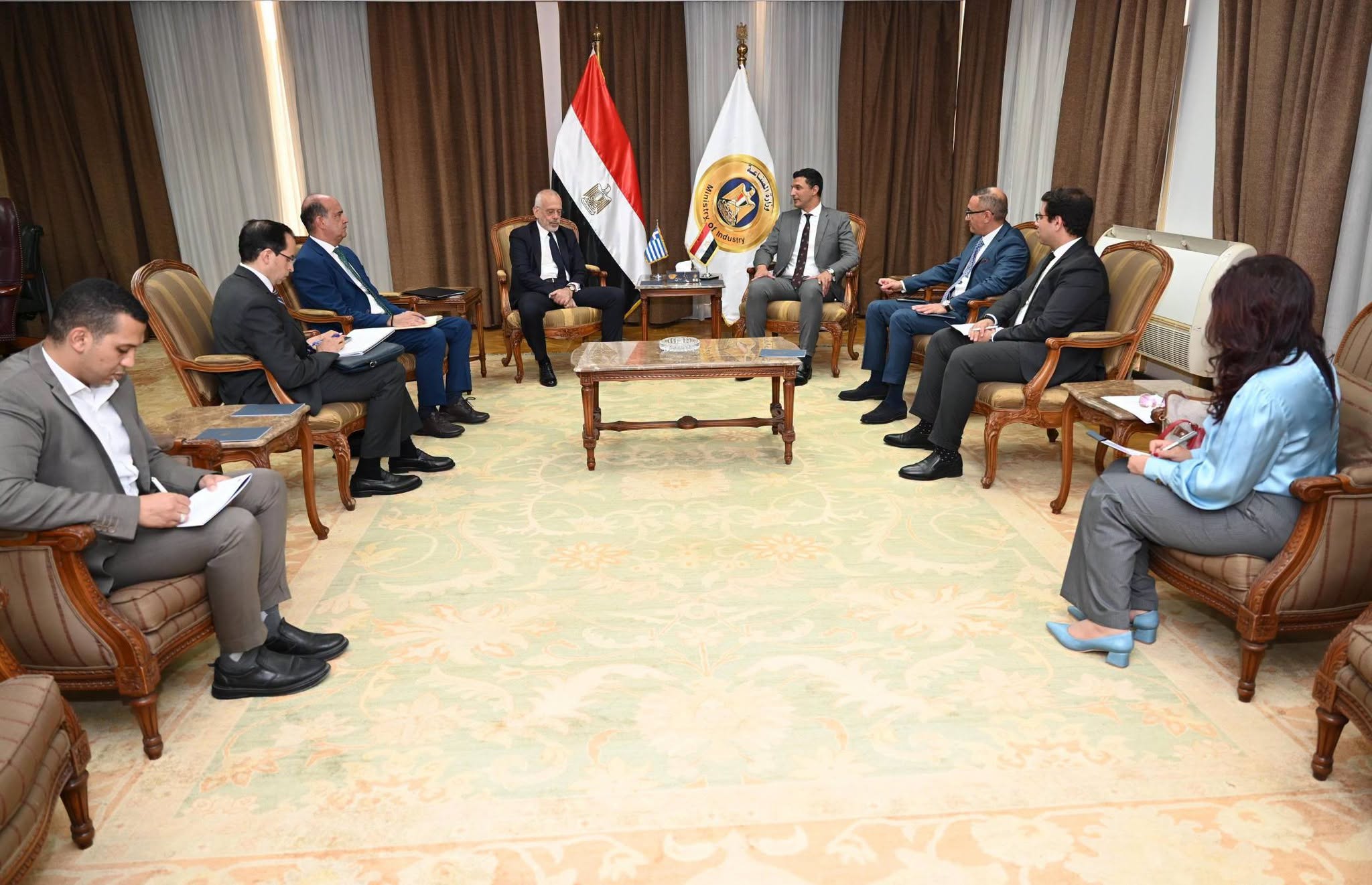 وزير الصناعة يبحث مع سفير اليونان تعزيز الاستثمارات الصناعية وتحويل مصر إلى منصة للتصدير لأفريقيا | أموال الغد
