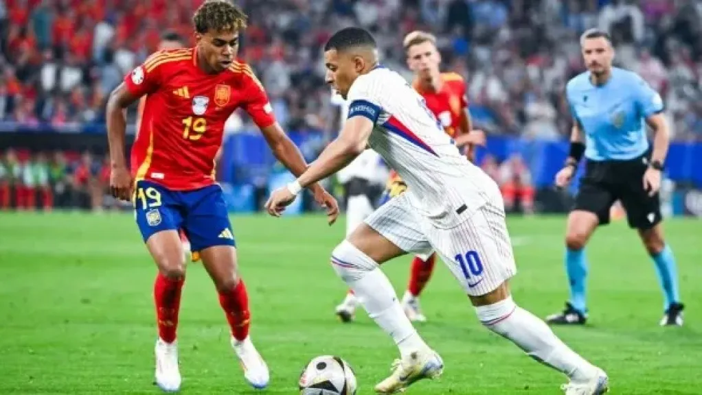 قناة مجانية ناقلة لمباراة أسبانيا وفرنسا فى كأس العالم