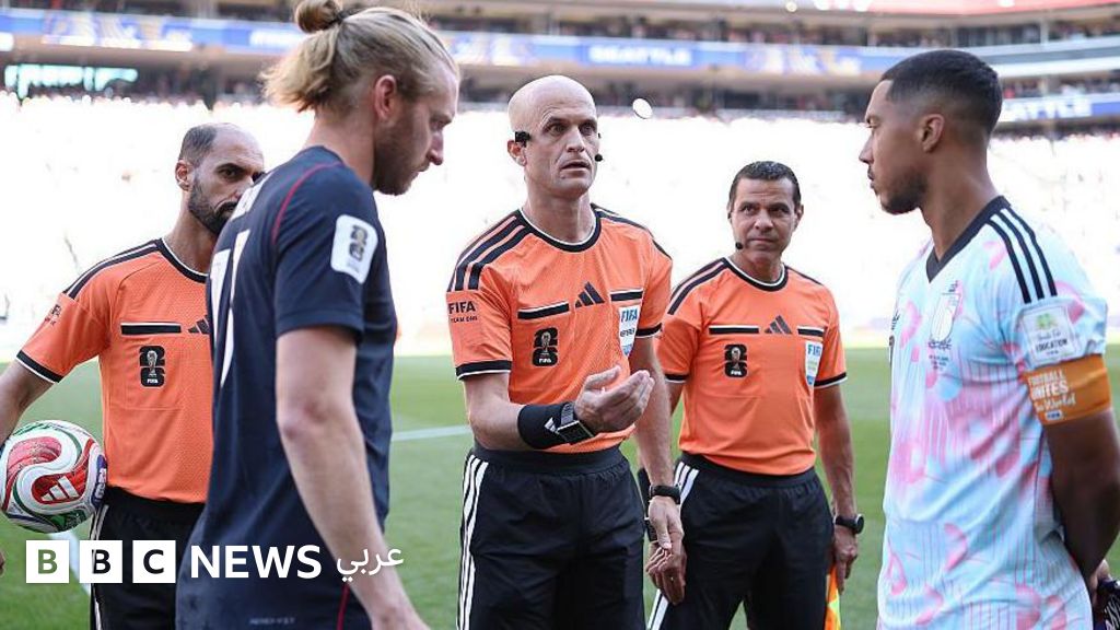 كأس العالم 2026: حكمان عربيان في المربع الذهبي للمونديال، المخادمة وجيد يكتبان التاريخ - BBC News عربي