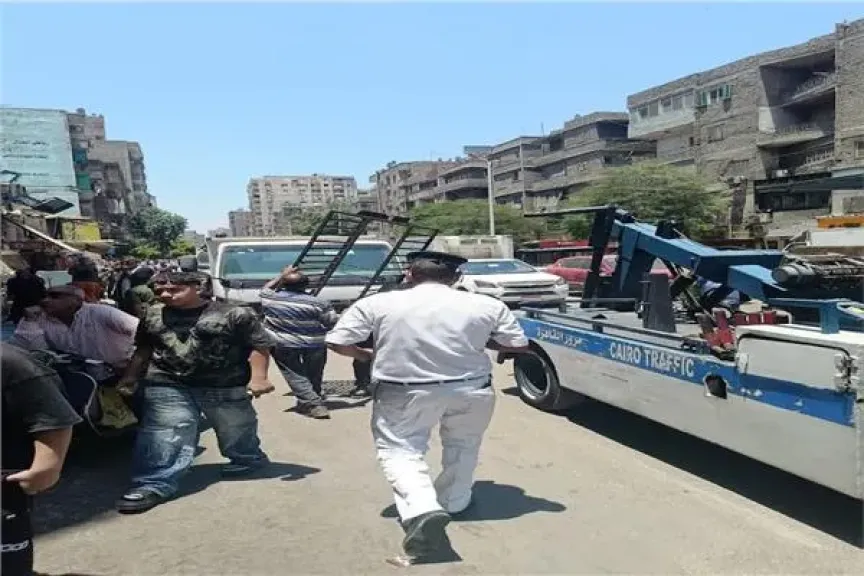 محافظ القاهرة يوجه بتكثيف حملات إزالة الإشغالات والباعة الجائلين لاستعادة الانضباط بالشوارع