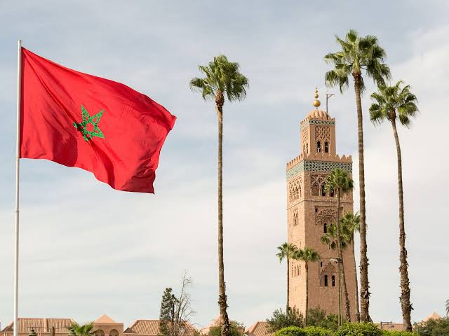 المغرب وفرنسا يوقعان 12 اتفاقية لتعزيز التعاون في قطاعات متعددة