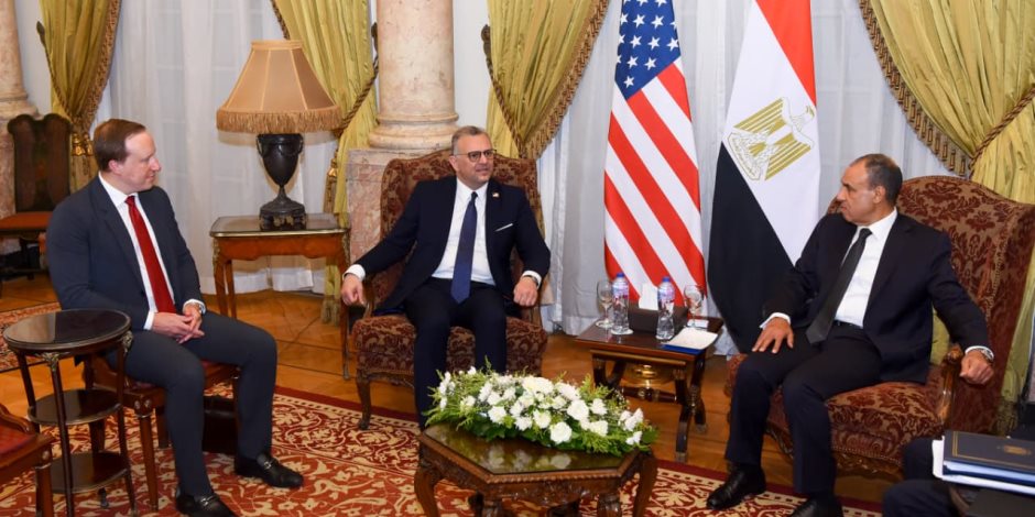 وزير الخارجية يستقبل كبير مستشاري الرئيس الأمريكي للشؤون العربية والأفريقية لبحث التطورات الإقليمية - صوت الأمة