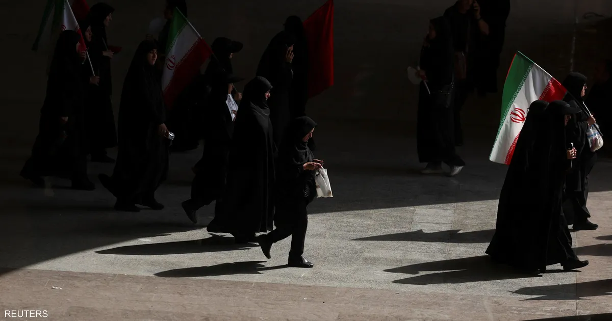 ترامب يمنح إيران "مهلة أسبوع" لإقامة جنازة خامنئي