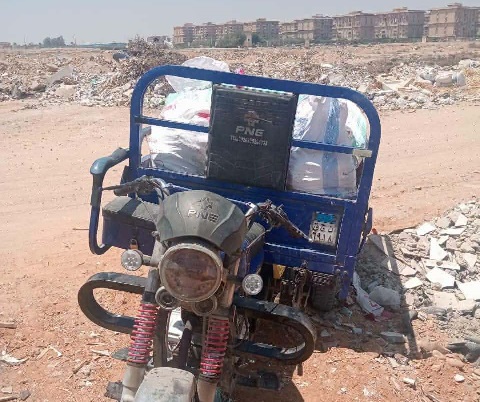 جهاز مدينة الشروق يضبط 32 مركبة تلقي مخلفات البناء والرتش
