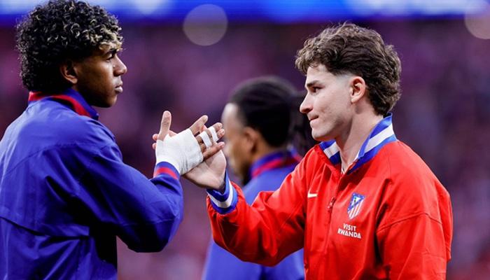 ميسي يفاجئ لامين يامال.. ويعلق على النتقال ألفاريز إلى برشلونة