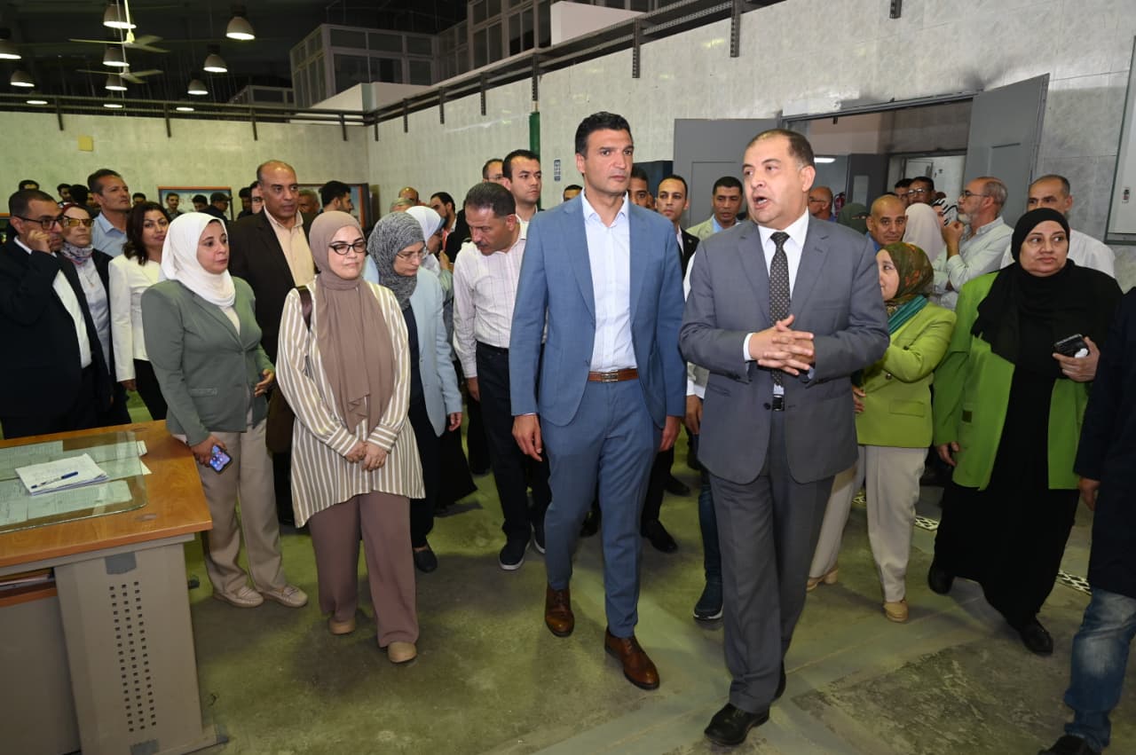 وزير الصناعة: الصناعات التكميلية وعلى رأسها «الاسطمبات» أولوية لتعميق التصنيع المحلي | أموال الغد